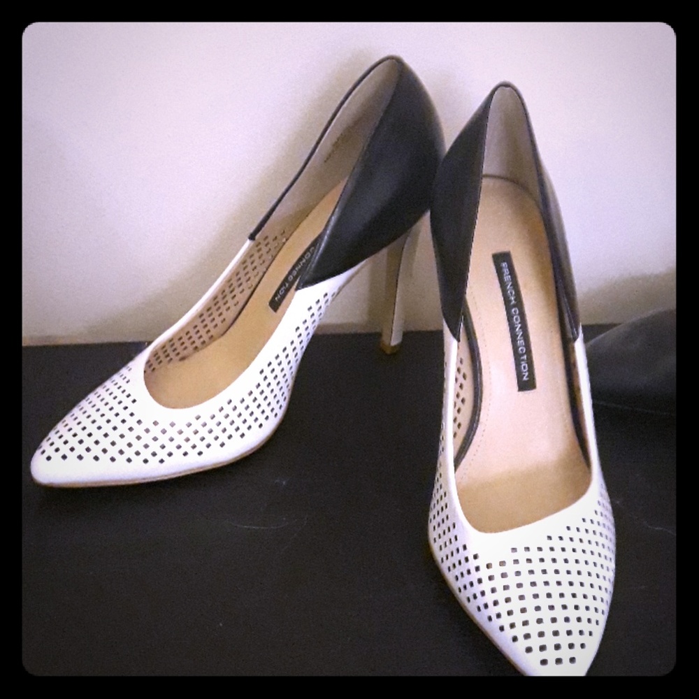 The perfect accent to ANY outfit!